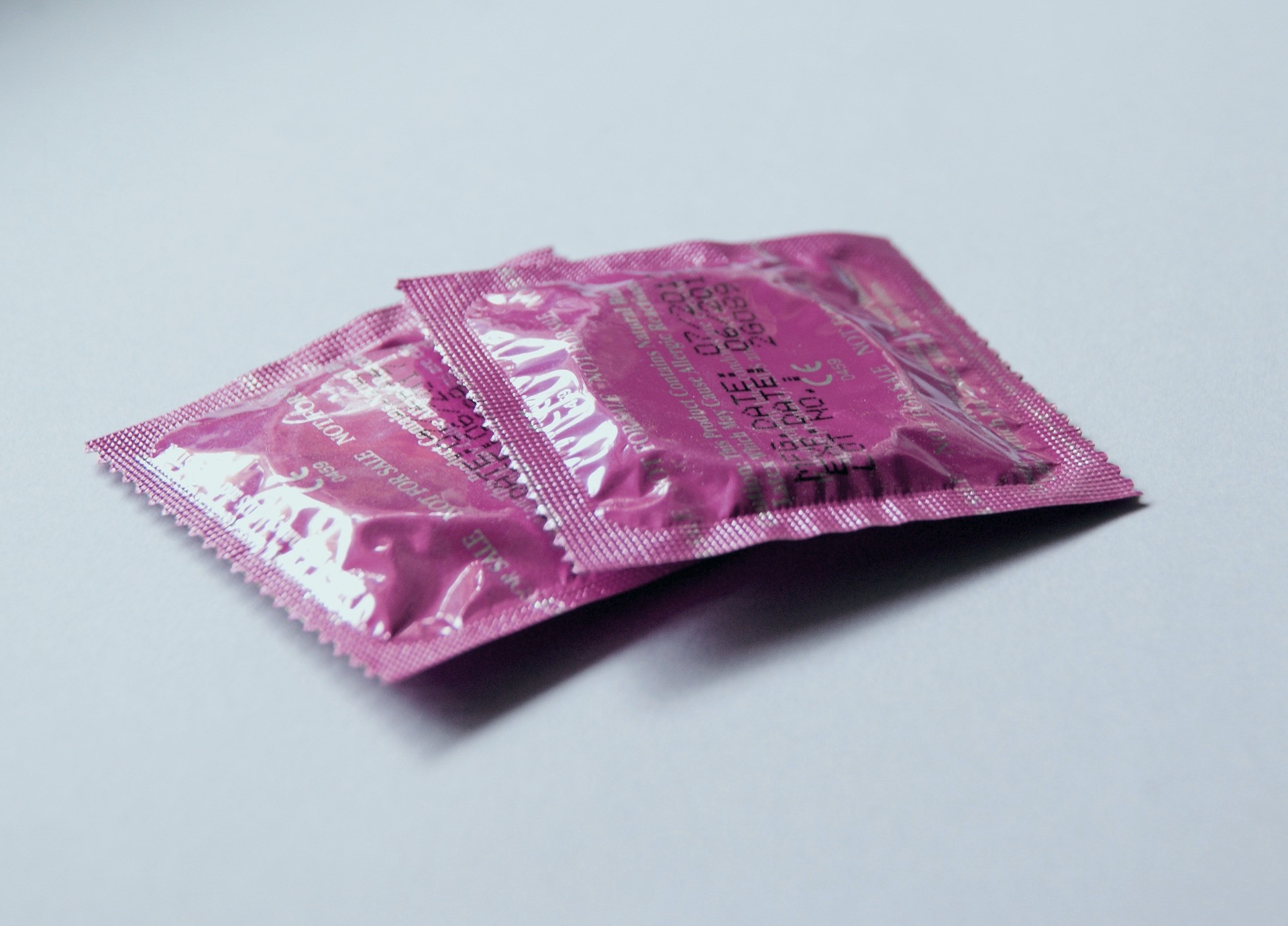 Kondome werden beim Stealthing heimlich entfernt.
